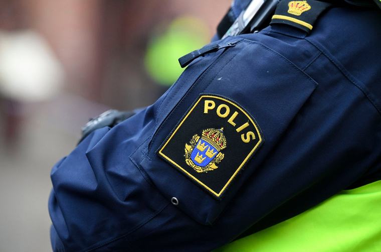 Lös hund gick till attack – man skadad