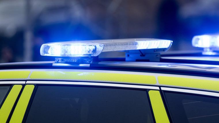 Polisen på plats vid butik i Skene efter larm