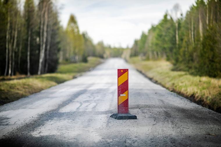 Mer pengar till länets vägar!