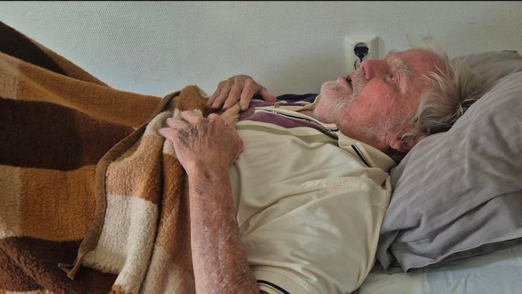 Peter, 80, gick i veckor med smärta innan hjälpen kom: ”Det här är misshandel”