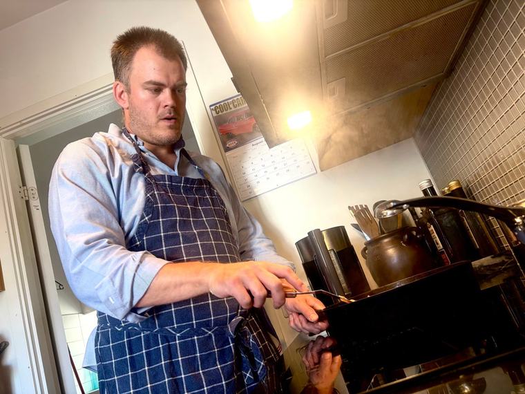 Från Kalifornien till Laröd – så blev John, 32, ”den vilsna kocken i Sverige”