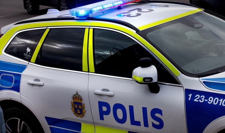 Låtsades vara poliser – tog smycken