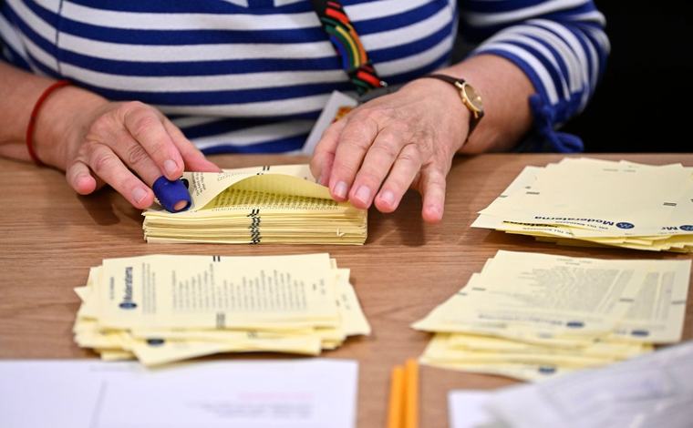 Rösta i demokratins namn – medan det fortfarande går