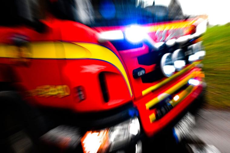 Bil orsakade stort oljeläckage – räddningstjänsten sanerade