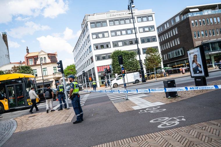 Skotten på Drottninggatan blev månadens tips i augusti