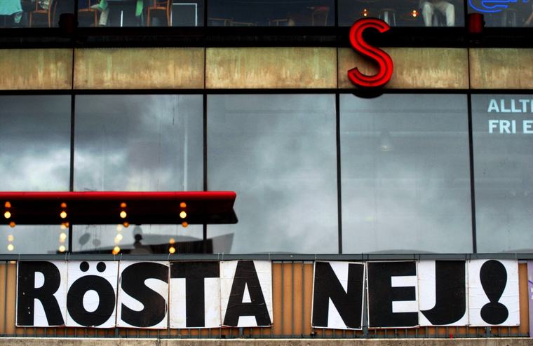Konstnär söker politiker – måste rösta nej