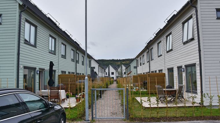 S: Sälj inte de lägenheter som redan finns