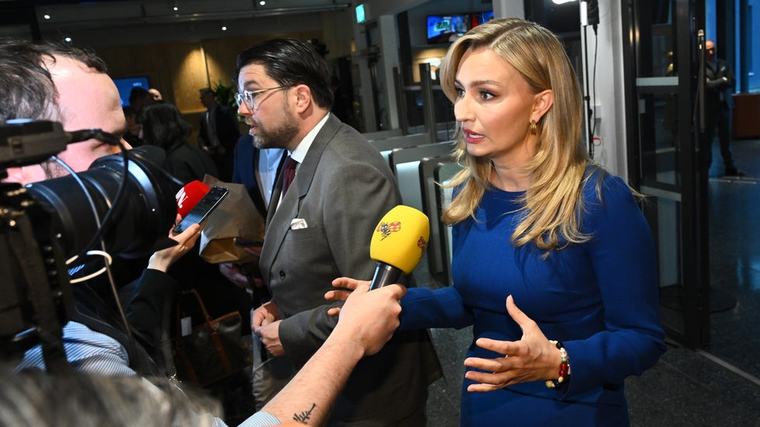 Dödläge i bråket mellan KD och SD