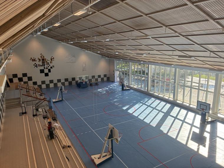 Från bad till bollsport – kolla in i nya Vasalundshallen