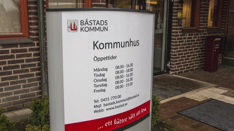 Kan man vara kommunalråd och samtidigt ha ett tungt regionalt uppdrag?