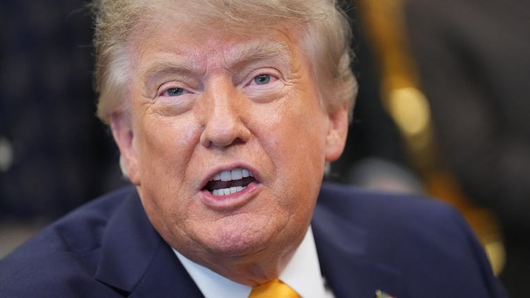 Trump upptagen vid kung Haralds begravning