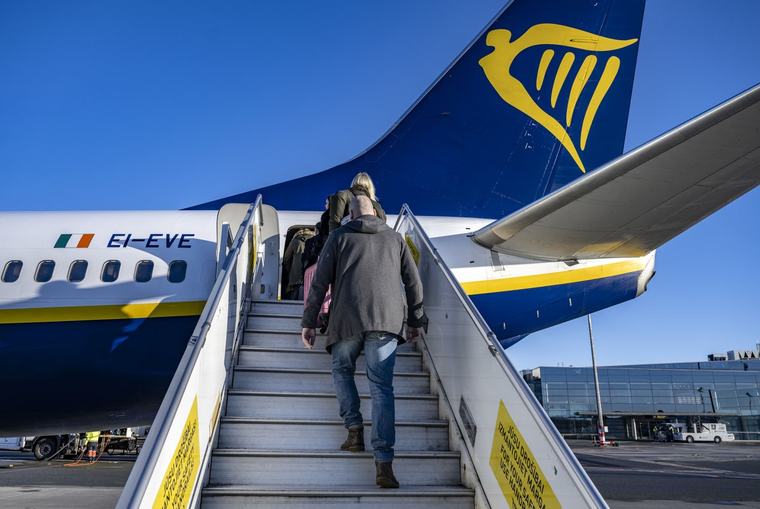 Ryanair tecknar kollektivavtal
