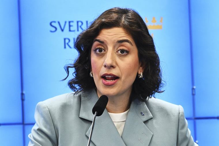 L tar ett kliv mot spärren i ny opinionsmätning