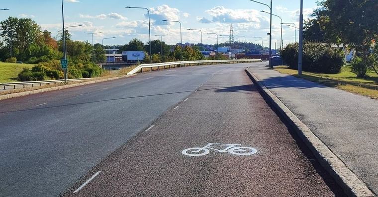 Så ska du köra vid de röda cykelfälten