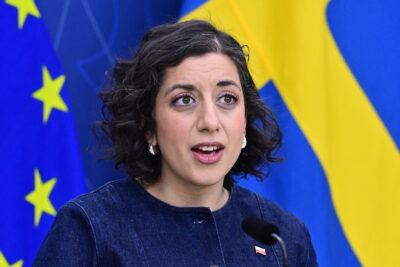 Liberalerna över spärren i ny mätning