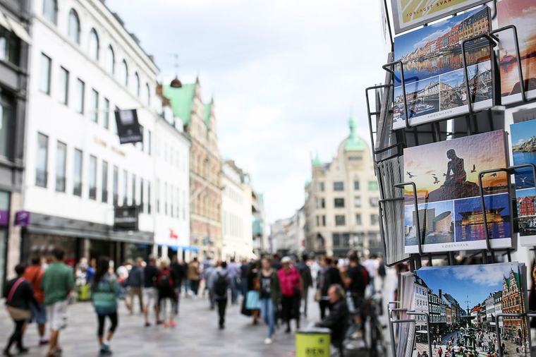 Vykort ska hjälpa Danmark att minnas