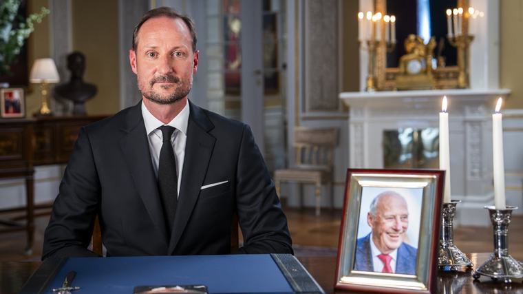 Kung Haakon håller sitt första tal