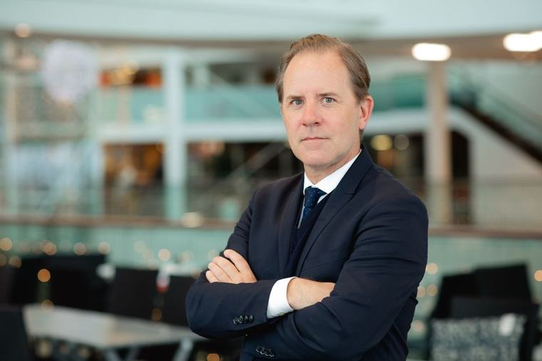 Trenden: Politikerna kör över tjänstemännen