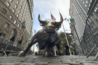 New York-börserna backade efter stark jobbsiffra