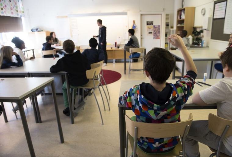 Vem som helst ska inte kunna kalla sig lärare