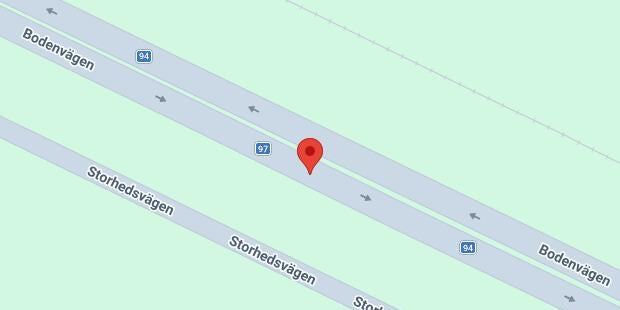 Just nu: Stillastående lastbil orsakar stopp i ett körfält på väg 97