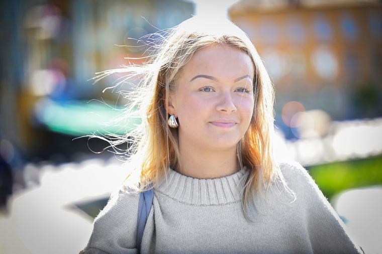 Ella, 22, om Idol – och en inspirerande syster: ”Hon hjälper mig landa”