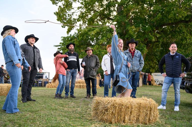 Festivalen slog publikrekord trots regnskurarna – hittar du någon du känner i bildspelet?