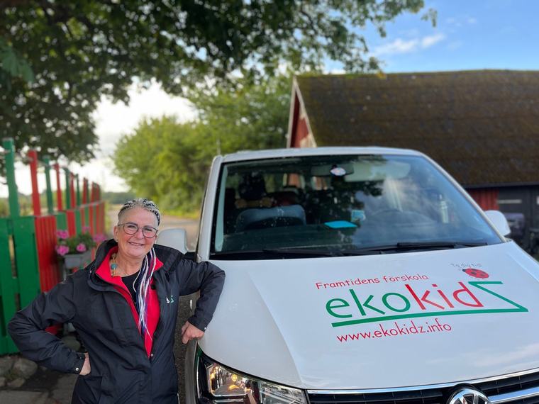 Förskolans buss ersätter 40 bilresor om dagen: ”En vinst för alla”