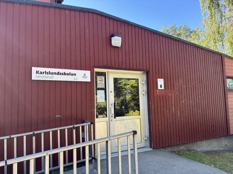 Idrottshallens tak trasigt – eleverna får ha idrott ute