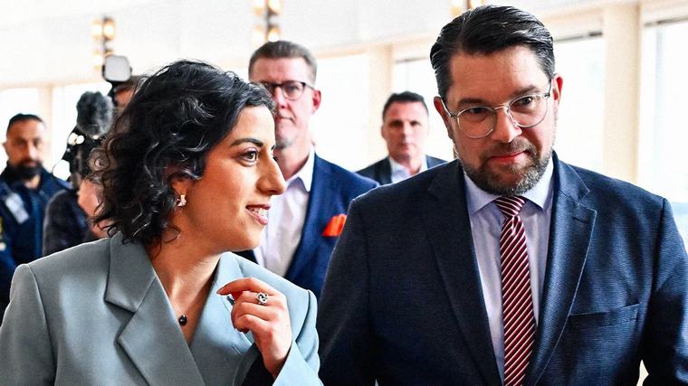 Åkesson: SD-väljare ska inte stödrösta på L ”Finns tillräckligt många Reinfeldtmoderater.”