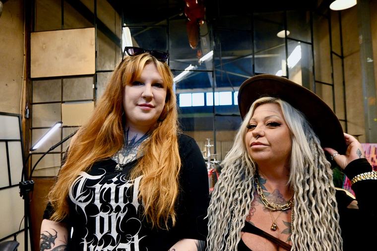 De lämnade machokulturen – öppnar tatueringsstudio i Höganäs