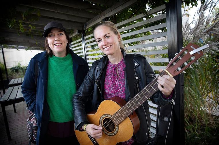 Linda och Hanna startar en demenskör på Kungsholmen