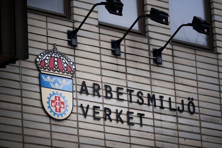 Stänger föll från hög höjd – industrin anmäler händelsen