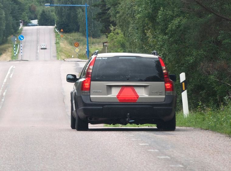 Privatperson slog larm: A-traktor körde i över 120 kilometer i timmen