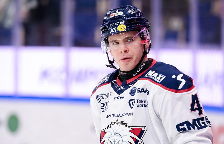 Tvingas till ingrepp – missar premiären